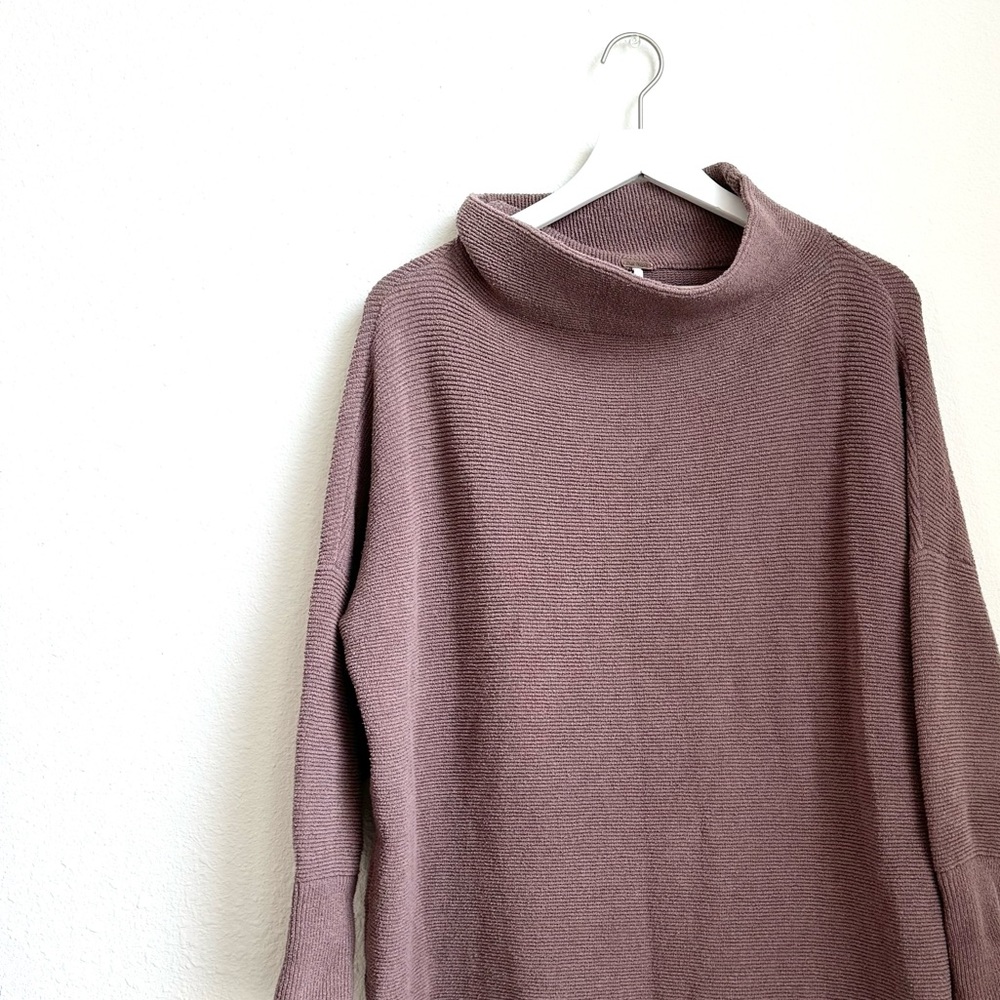 DONT BUY
Free People• Oversized Knit Sweater - Picture 1 of 5